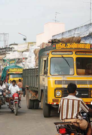 ROAD ACCIDENTS TAKE 1 LIFE EVERY 4 MINUTES IN INDIA